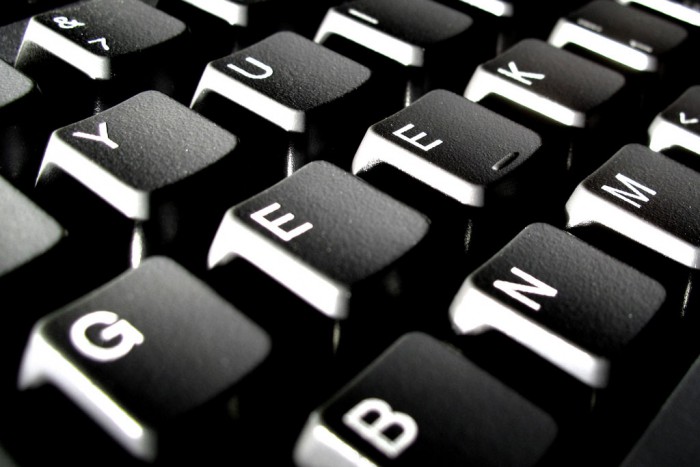 Keys on computer keyboard spelling "geek"
